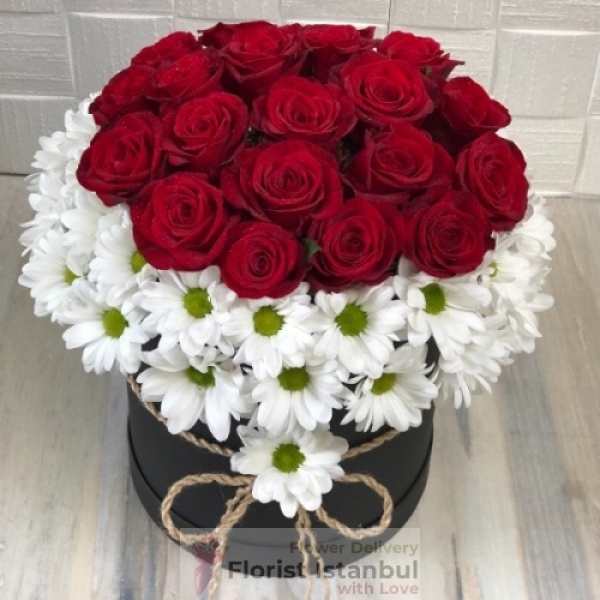 20 Red Roses & Daisies in a Box Resim 1