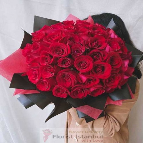 Blumenstrauß aus 40 roten Rosen Resim 2