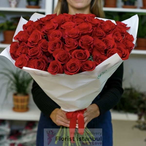 Букет красных роз 70 роз Resim 2