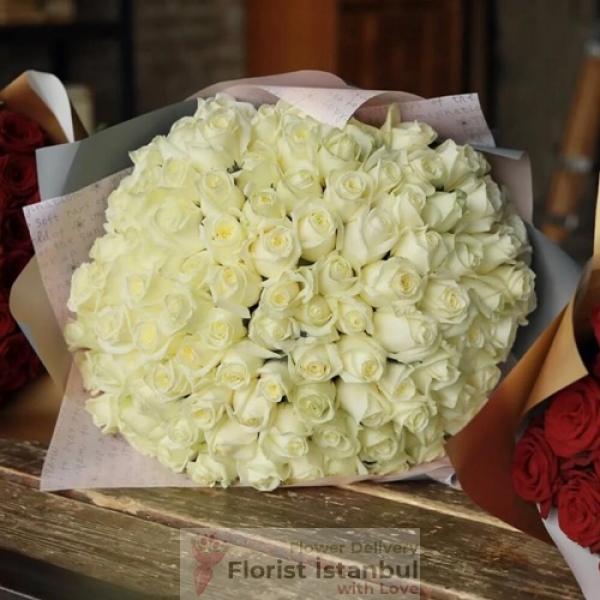 White Rose Bouquet 100 Roses Resim 1