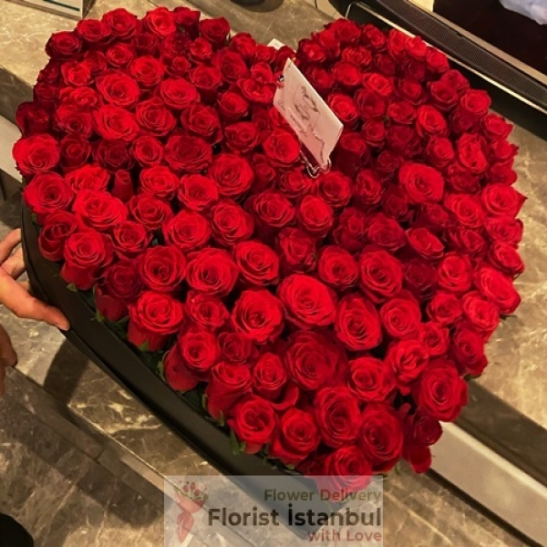 Liebesbox 100 Rosen