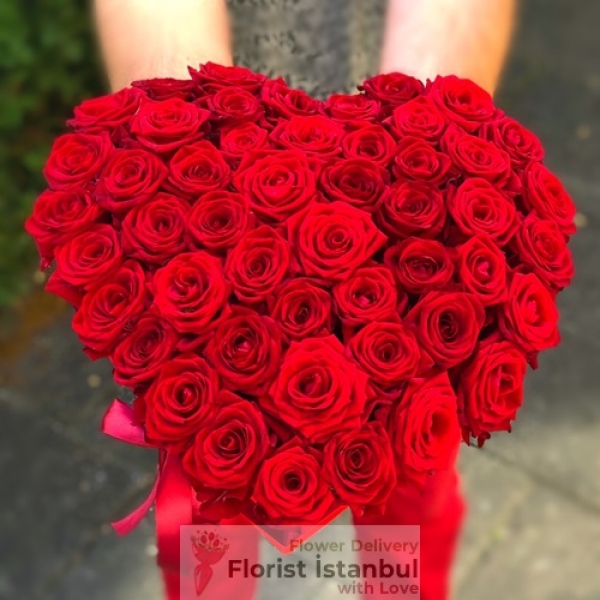35 rote Rosen in Herzschachtel Resim 2
