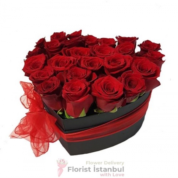 25 Red Roses in a Heart Box Resim 1