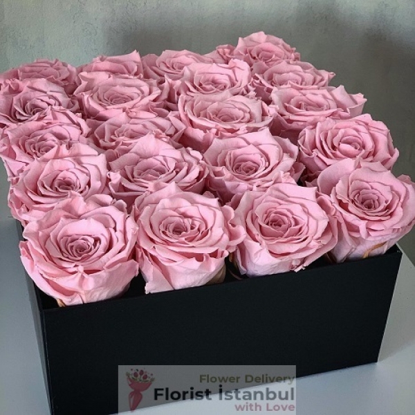 20 фиолетово-сиреневых роз в коробке Resim 2